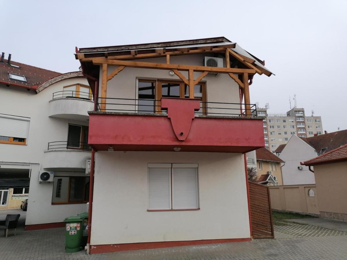 Betty-Major apartman Hajdúszoboszló Exteriör bild